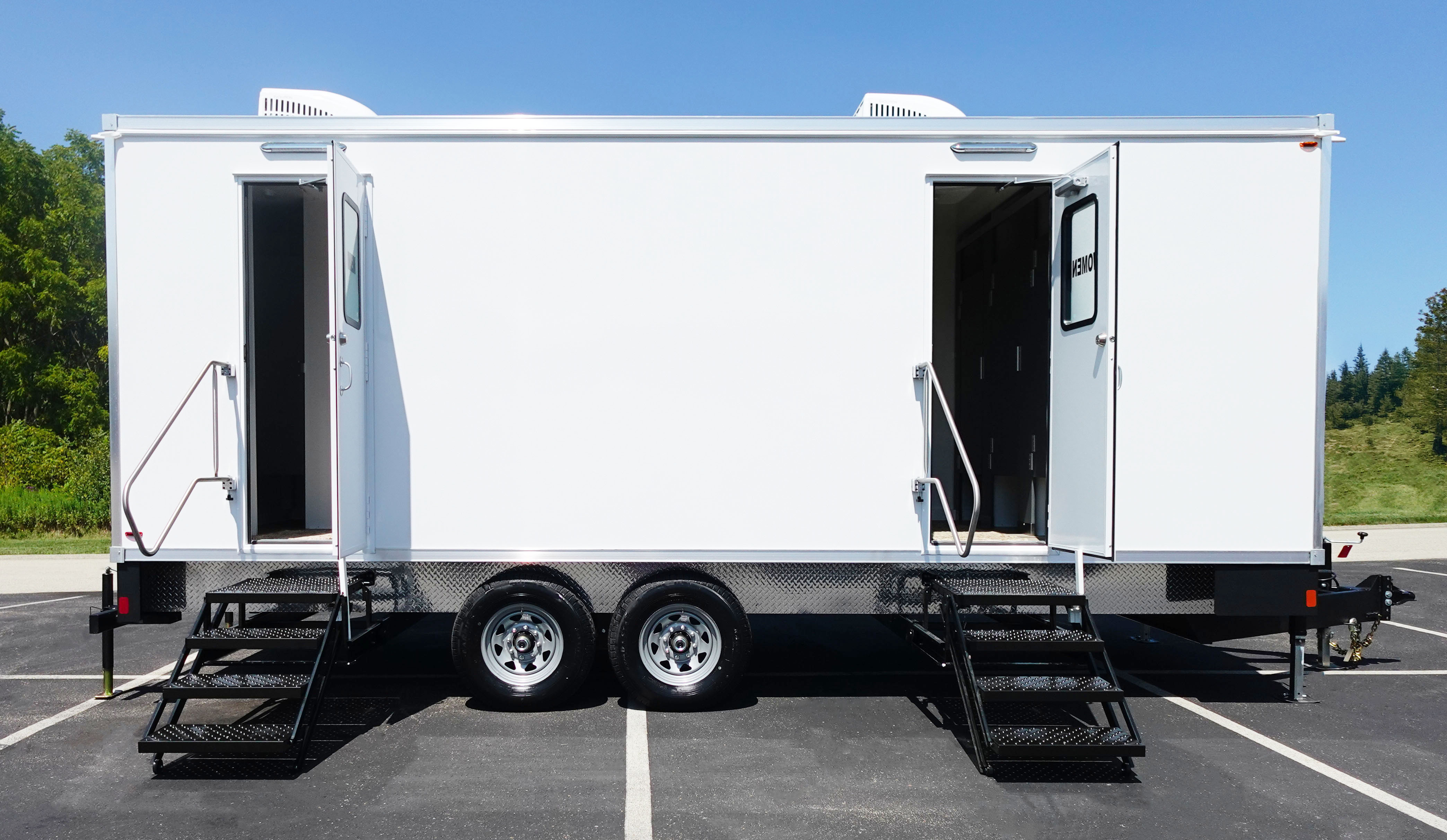 Denver restroom trailer rentals. The Lavatory Denver luxury fleet